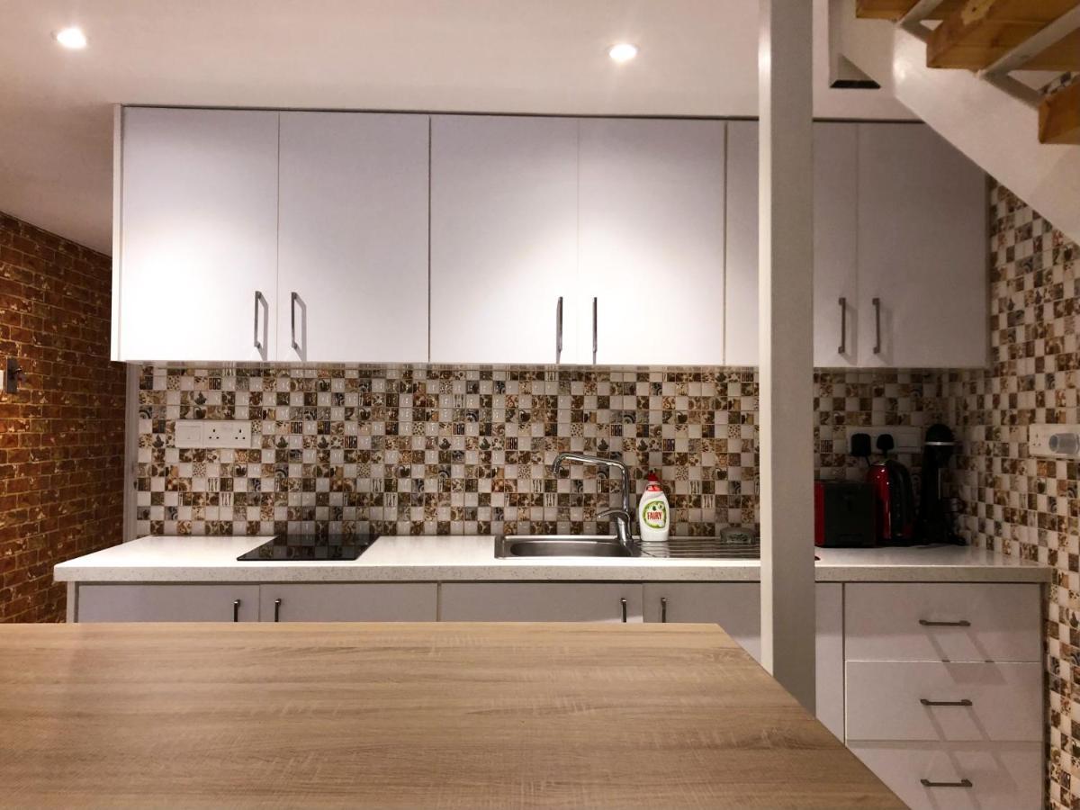Cozy Loft Apartment 아이아 나파 외부 사진